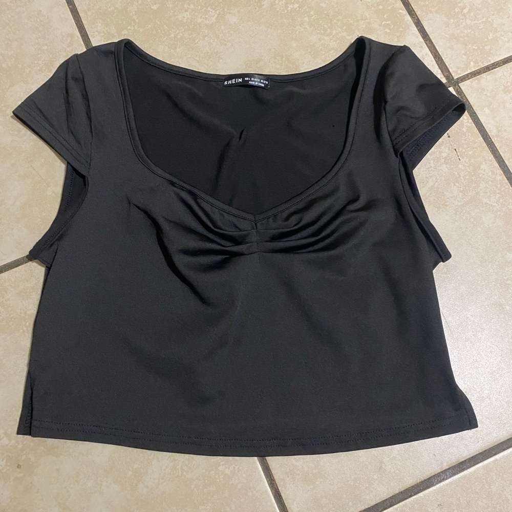 SHEIN Elegant Black Crop Top